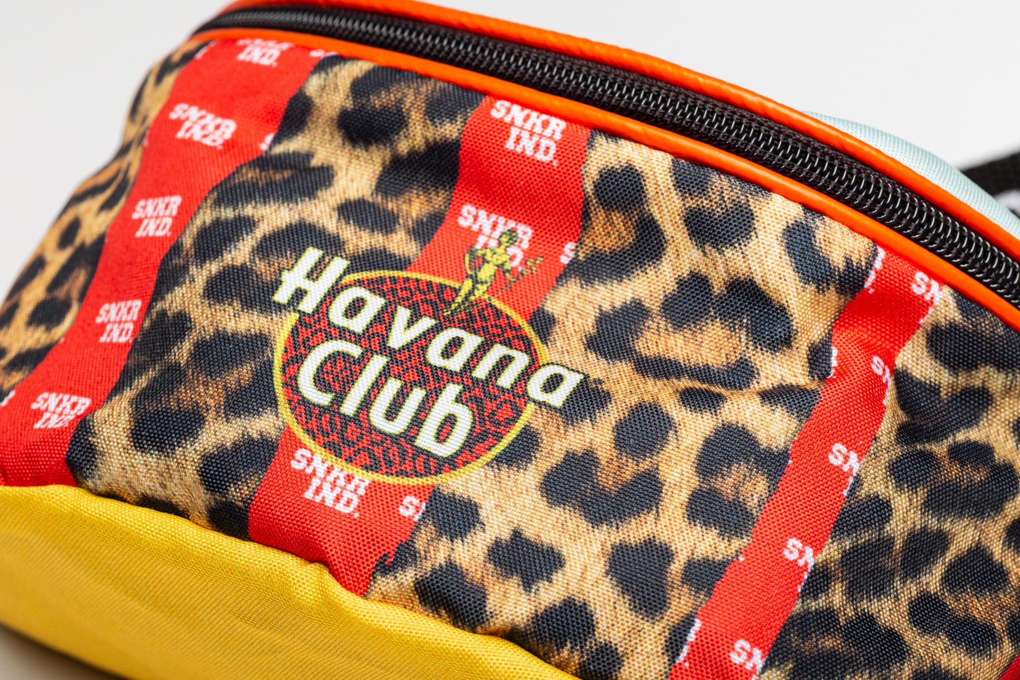 x-havana-club-no-labels-bumbag (3)