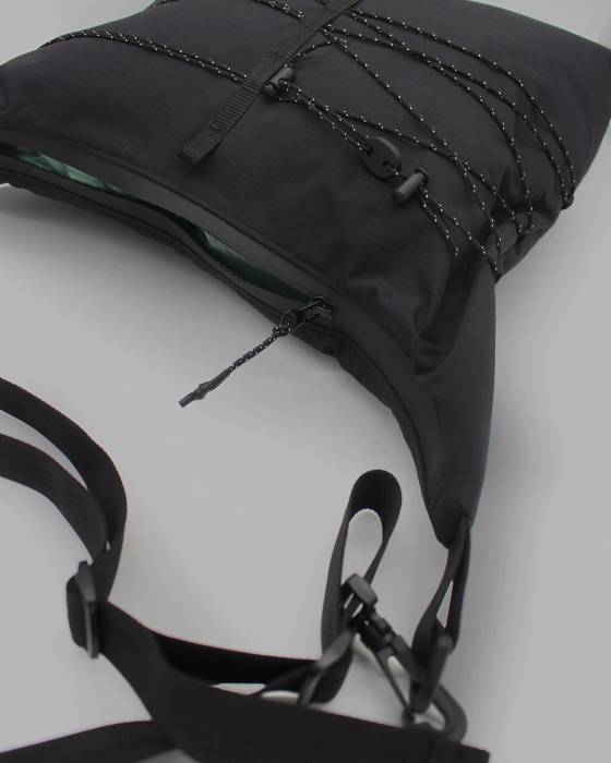 "CARRY BLACK" Crossbody-bag - Image 3