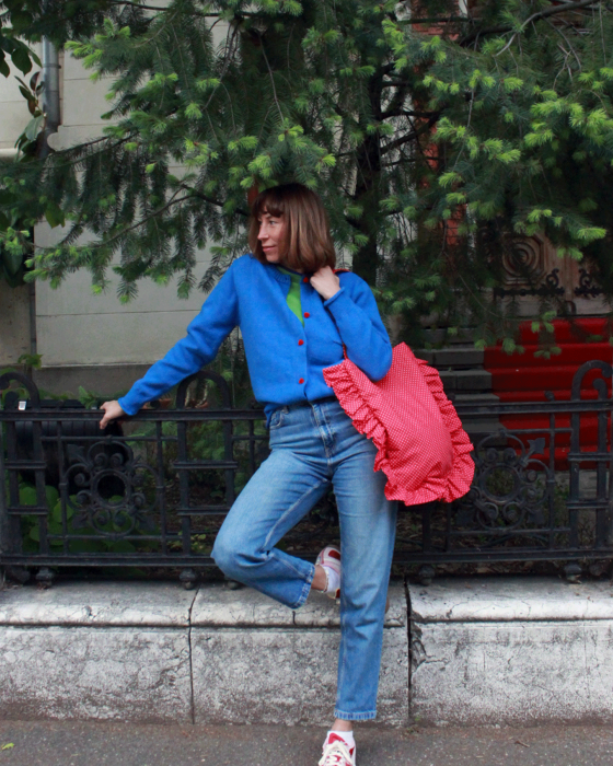 "RED" Ruffle Tote-bag - Image 4